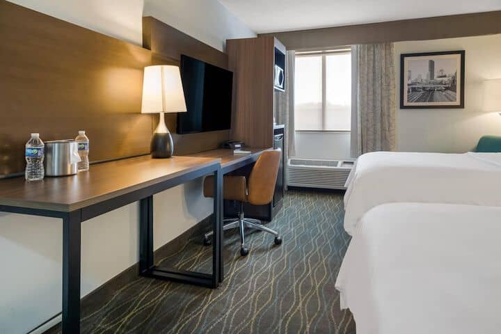 Room 9 of 27